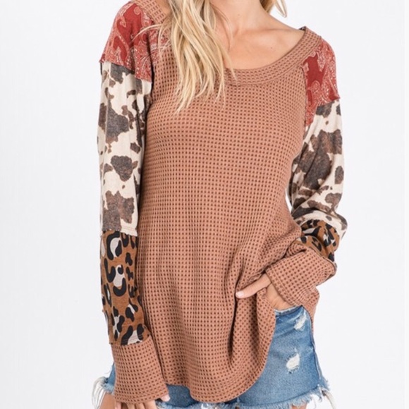 Waffle Knit Fabric Mixed Matched Top - Picture 4 of 5